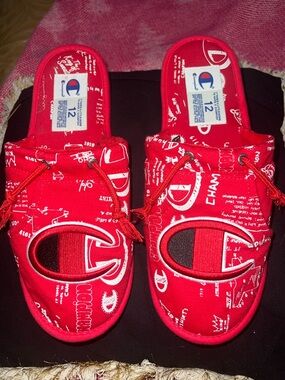 Champion Men’s Sleepover Doodle Hoodie Red Logo Slide Sandals Sz.12